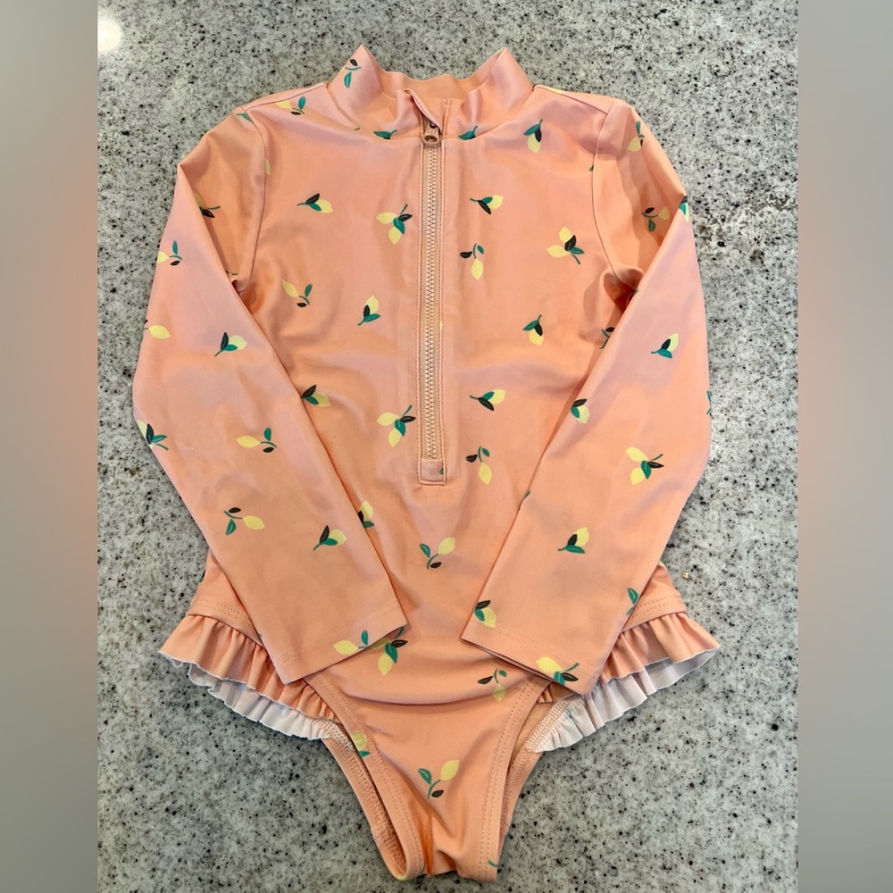 Gap swimsuit little girl size 4 rash guard style one piece